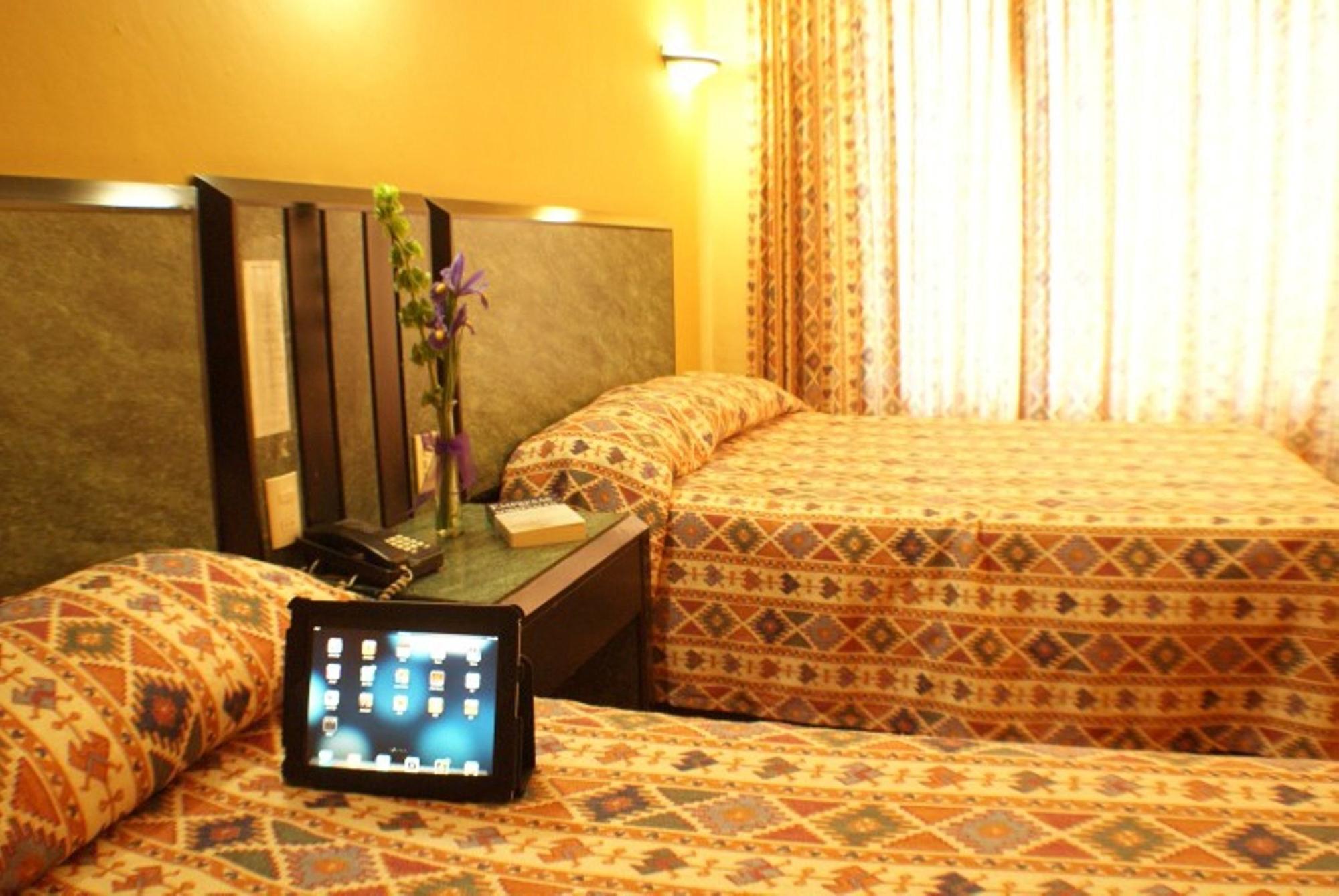 Hotel Universo Гвадалахара Экстерьер фото